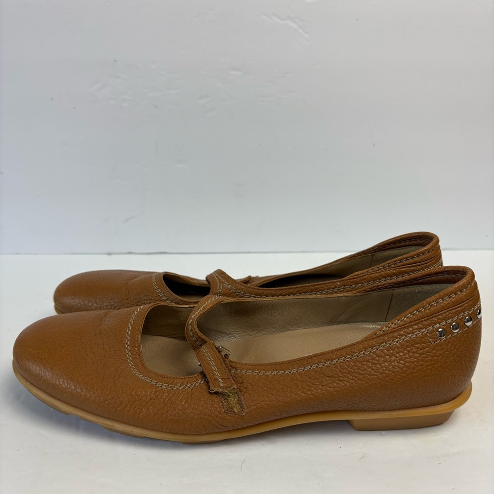 Vintage Stuart Weitzman Women's Tan Leather Ballet  Mary Jane Flats size 7.5M